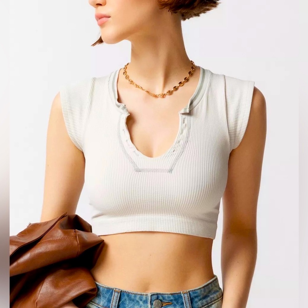 Urban Outfitters White Ribbed Crop Top
